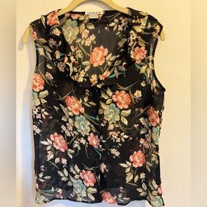Notations floral, sheer button up tank!